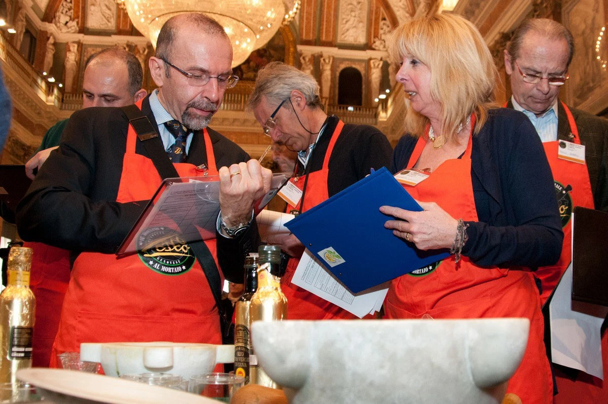 giuria IV edizione campionato mondiale di pesto al mortaio